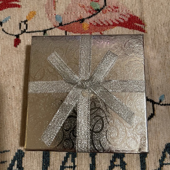 Four Essential Oil Rollers with Crystals in Gift Box - Picture 3 of 4